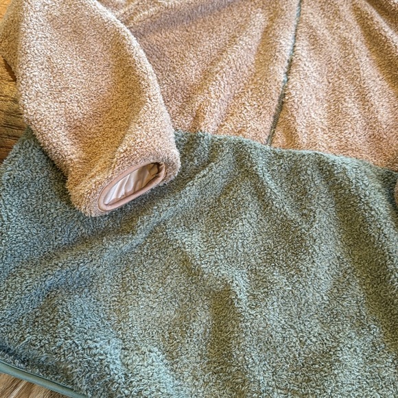 SHEIN Teddy Half-Zip Size Large - Picture 3 of 6